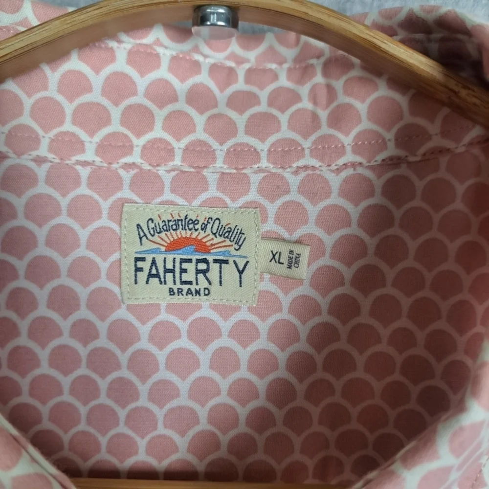 Faherty Playa Men's XL All Over Fish Scale Print Organic Cotton Pale Pink/White - Picture 4 of 10